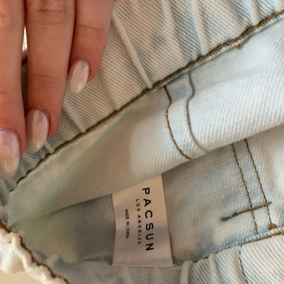 Light Wash Pacsun denim wide leg shorts. - Picture 9 of 9